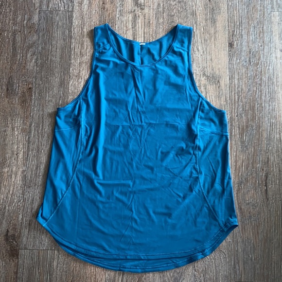 BOGOFREE! Lululemon 14 tank top excellent condition no hang tag or size dot! - Picture 2 of 8